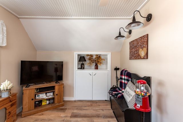 71 Sycamore St, Swansea, MA 02777