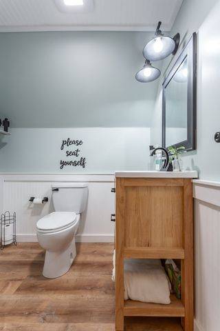 71 Sycamore St, Swansea, MA 02777