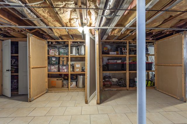 71 Sycamore St, Swansea, MA 02777