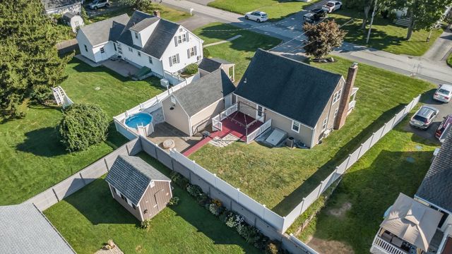71 Sycamore St, Swansea, MA 02777