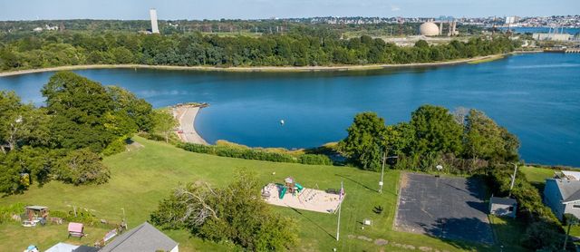 71 Sycamore St, Swansea, MA 02777
