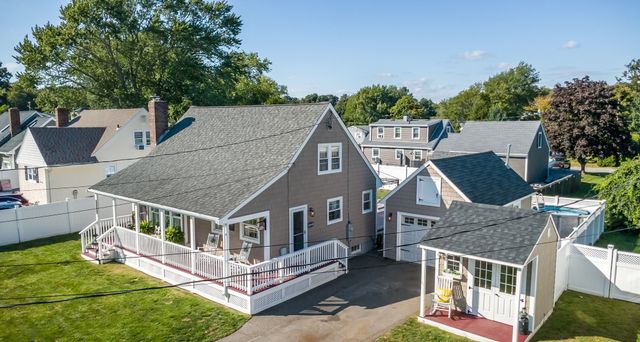 71 Sycamore St, Swansea, MA 02777