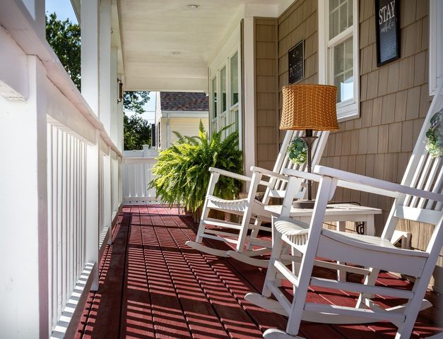 71 Sycamore St, Swansea, MA 02777