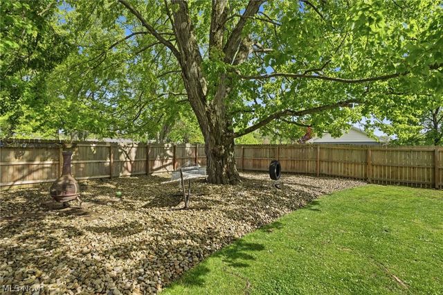 175 Henn Hyde Road NE, Howland, OH 44484
