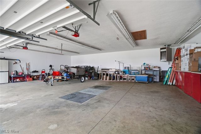 175 Henn Hyde Road NE, Howland, OH 44484