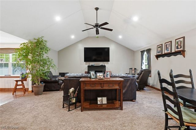 175 Henn Hyde Road NE, Howland, OH 44484