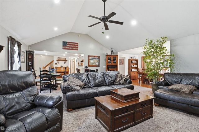175 Henn Hyde Road NE, Howland, OH 44484