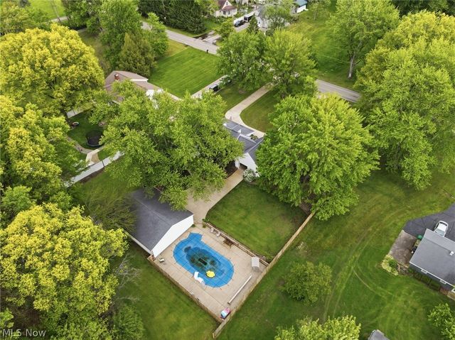 175 Henn Hyde Road NE, Howland, OH 44484