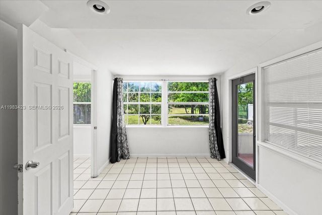 7371 SW 1st Street, Margate, FL 33068