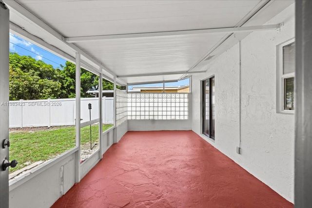 7371 SW 1st Street, Margate, FL 33068