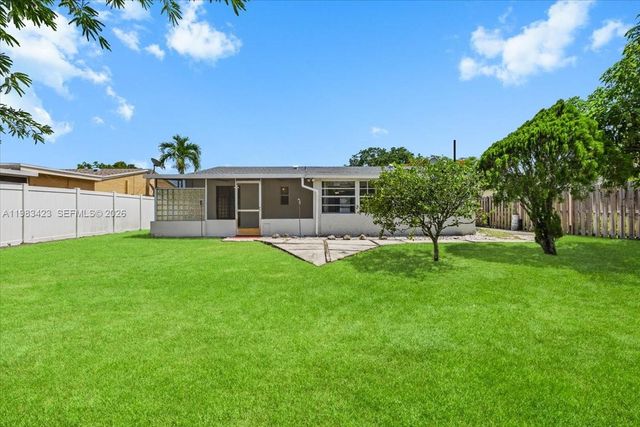 7371 SW 1st Street, Margate, FL 33068
