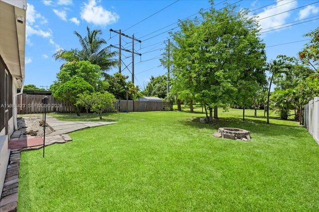 7371 SW 1st Street, Margate, FL 33068