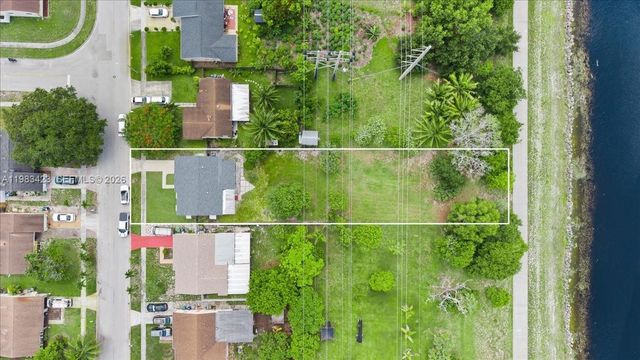 7371 SW 1st Street, Margate, FL 33068