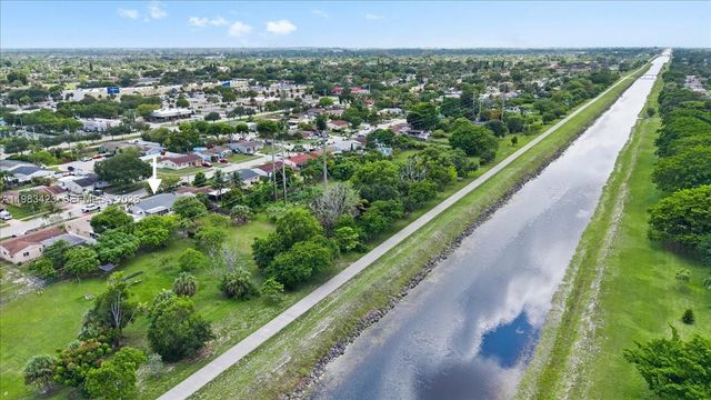 7371 SW 1st Street, Margate, FL 33068