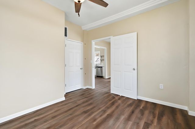 1525 E Cairo Street, Springfield, MO 65802