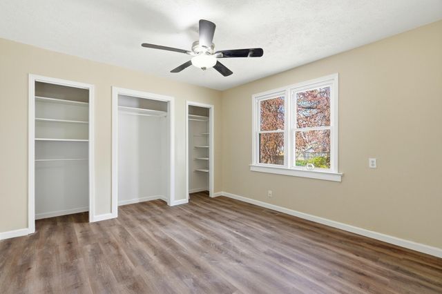 1525 E Cairo Street, Springfield, MO 65802