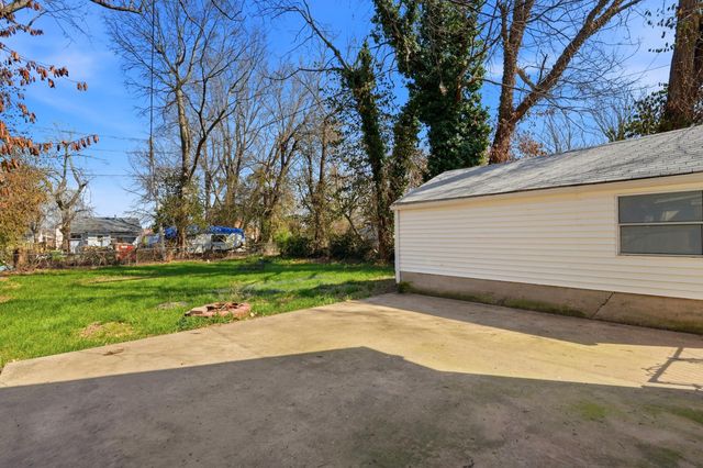 1525 E Cairo Street, Springfield, MO 65802