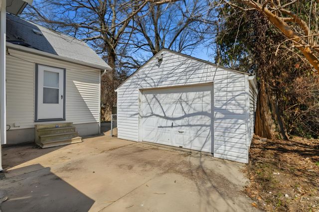 1525 E Cairo Street, Springfield, MO 65802