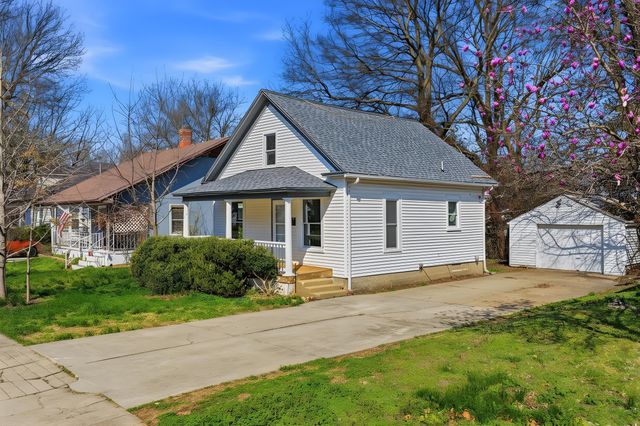 1525 E Cairo Street, Springfield, MO 65802