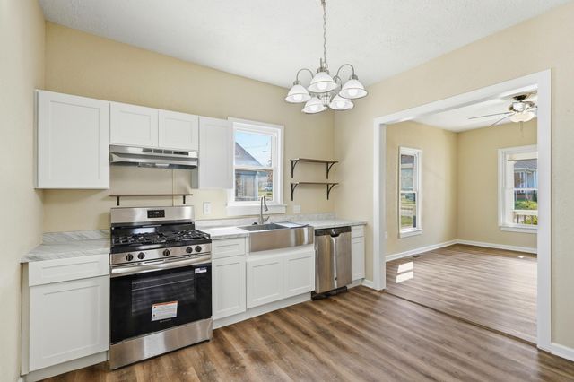 1525 E Cairo Street, Springfield, MO 65802