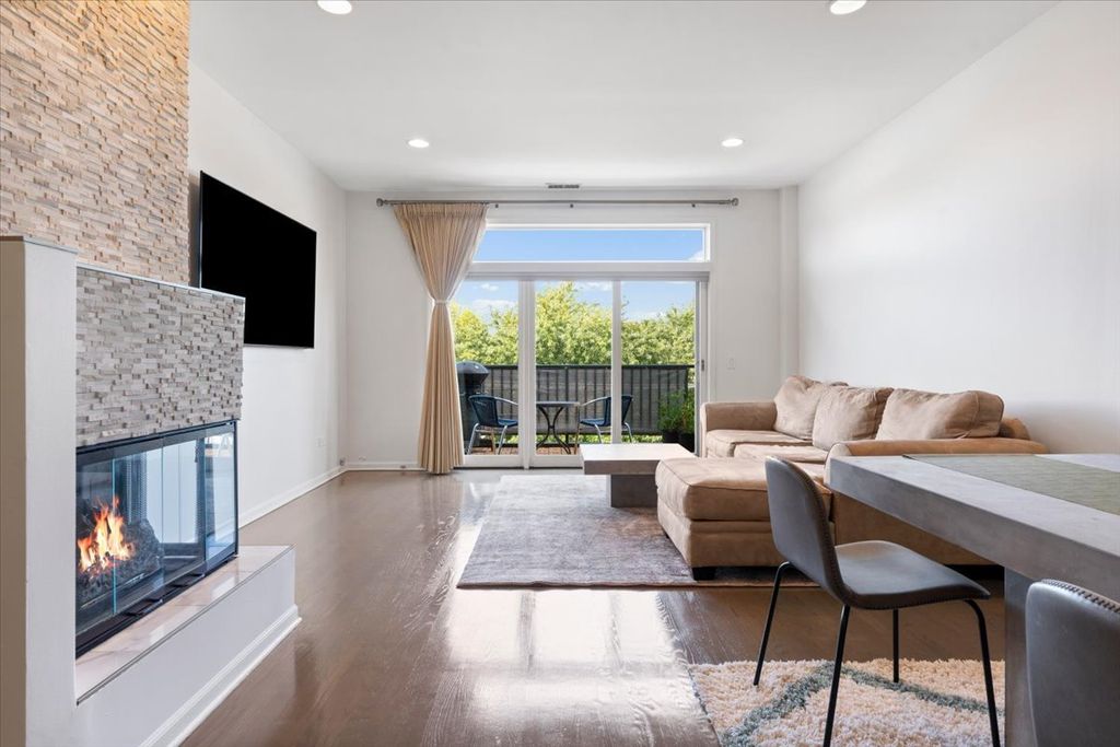 2040 W Belmont Avenue 405, Chicago, IL 60618 — photo 4