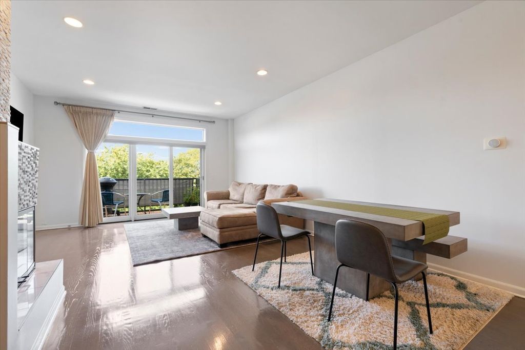 2040 W Belmont Avenue 405, Chicago, IL 60618 — photo 5