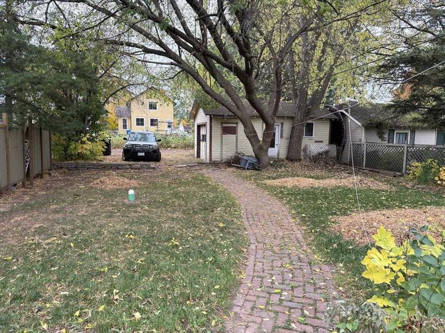 619 10th Ave W, Ashland, WI 54806