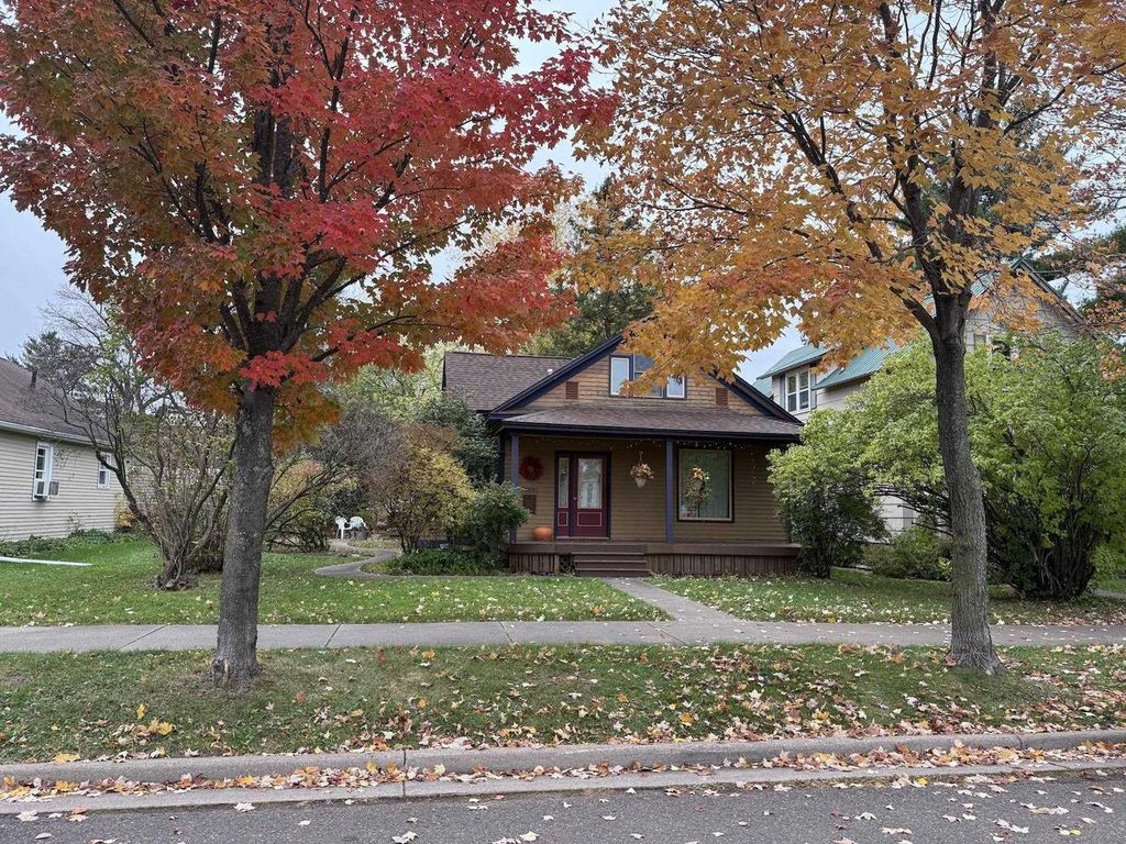 619 10th Ave W, Ashland, WI 54806