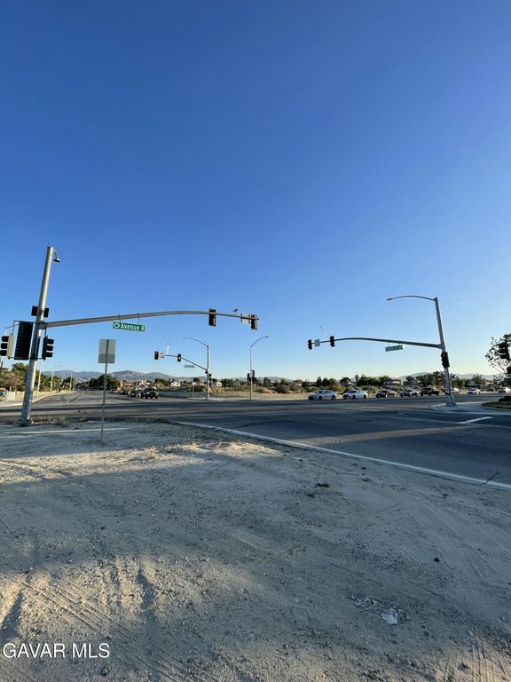 55th Ste Vic Avenue R Ste, Palmdale, CA 93550