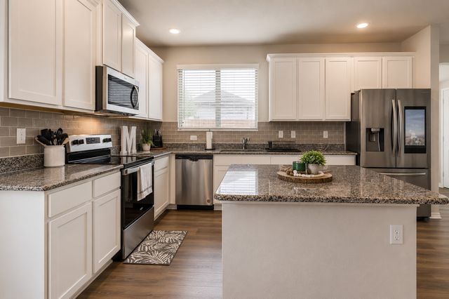 1200 Keswick Drive, Van Alstyne, TX 75495