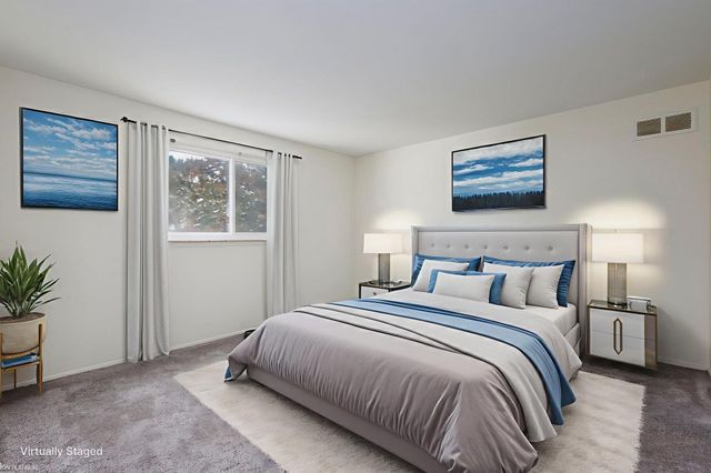 16861 E 12 Mile Rd Road, Roseville, MI 48066