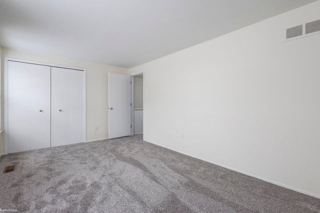 16861 E 12 Mile Rd Road, Roseville, MI 48066