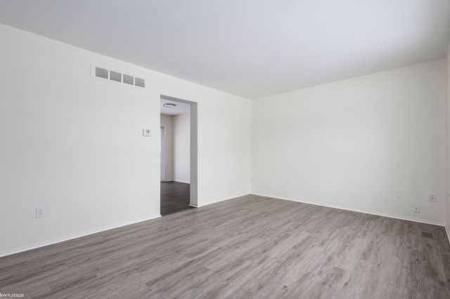 16861 E 12 Mile Rd Road, Roseville, MI 48066