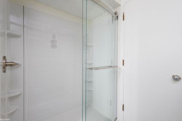 16861 E 12 Mile Rd Road, Roseville, MI 48066