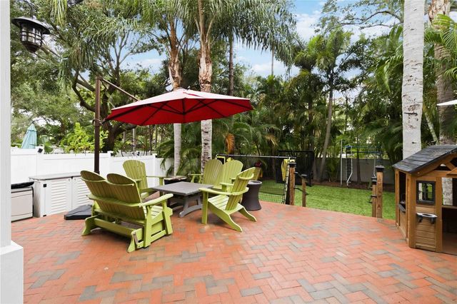 2869 BAYSHORE TRAILS DRIVE, Tampa, FL 33611