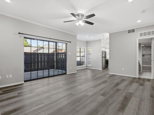 411 Pebble Way 148, Arlington, TX 76006