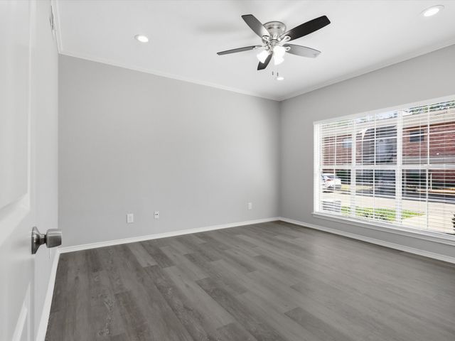 411 Pebble Way 148, Arlington, TX 76006