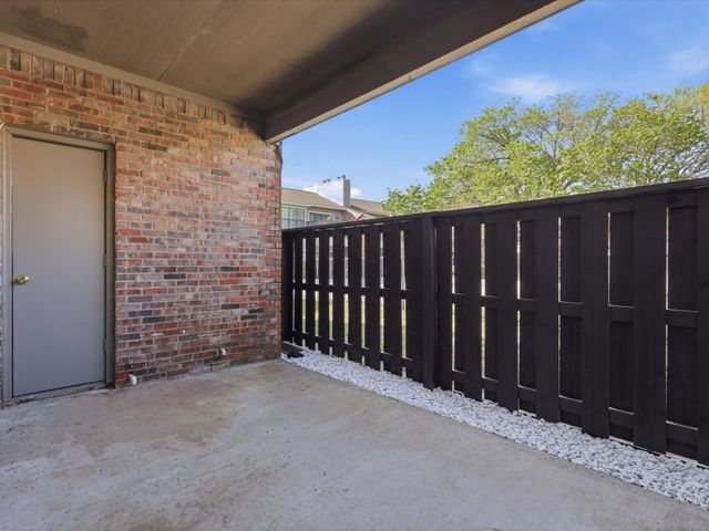 411 Pebble Way 148, Arlington, TX 76006