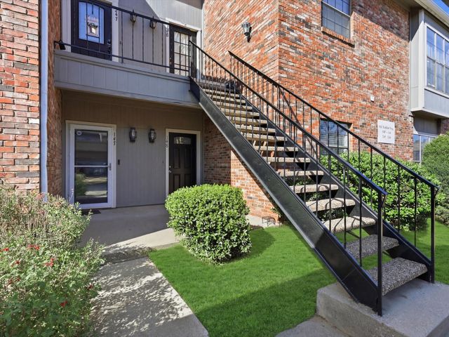 411 Pebble Way 148, Arlington, TX 76006