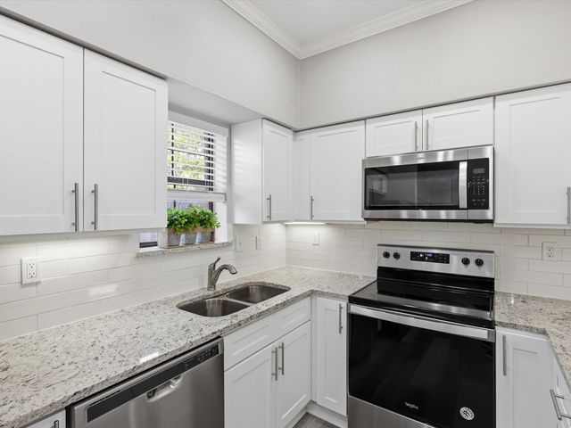 411 Pebble Way 148, Arlington, TX 76006