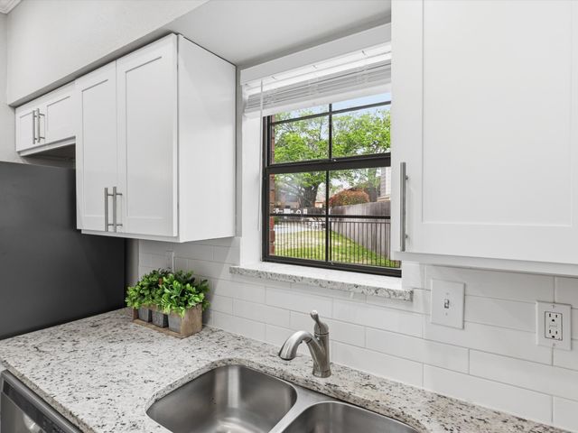 411 Pebble Way 148, Arlington, TX 76006