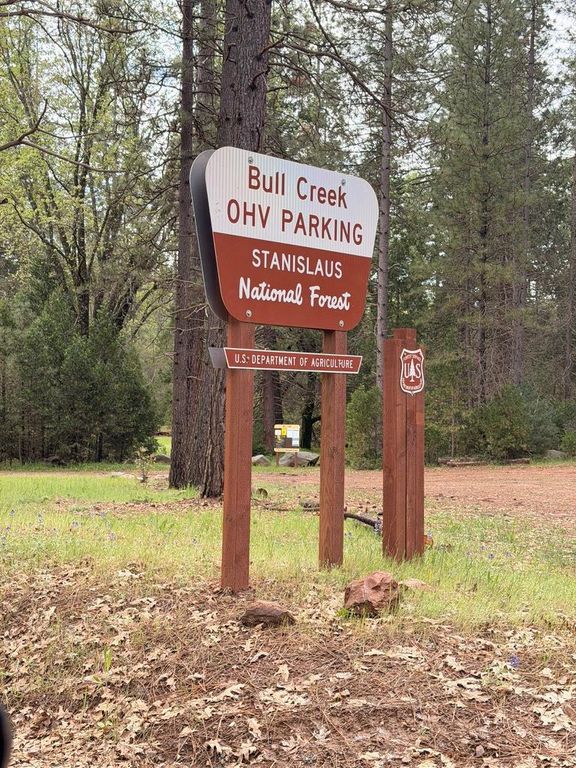 Image 8 of property listing at 39 Anderson Valley Road, Coulterville, CA 95311