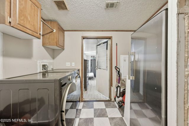 15461 DEWANNA Road, Jacksonville, FL 32218