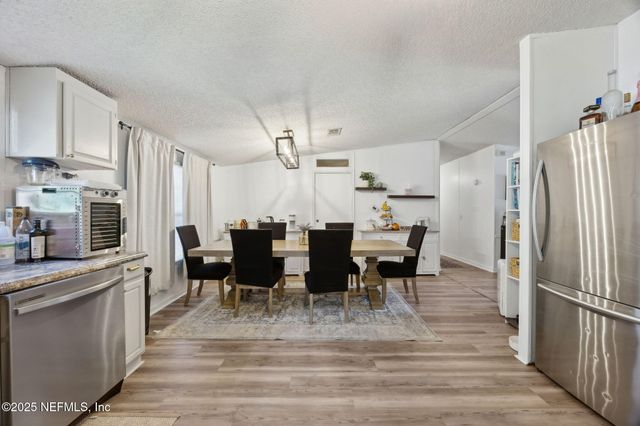 15461 DEWANNA Road, Jacksonville, FL 32218