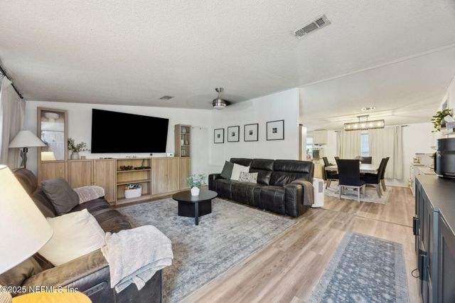 15461 DEWANNA Road, Jacksonville, FL 32218