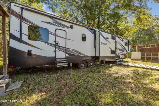 15461 DEWANNA Road, Jacksonville, FL 32218