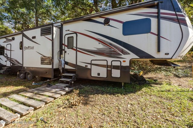 15461 DEWANNA Road, Jacksonville, FL 32218