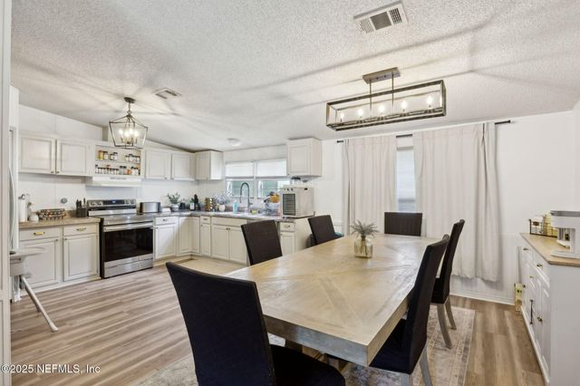 15461 DEWANNA Road, Jacksonville, FL 32218