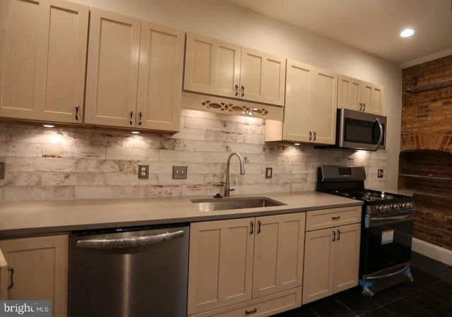 1827 S CHARLES ST, Baltimore, MD 21230