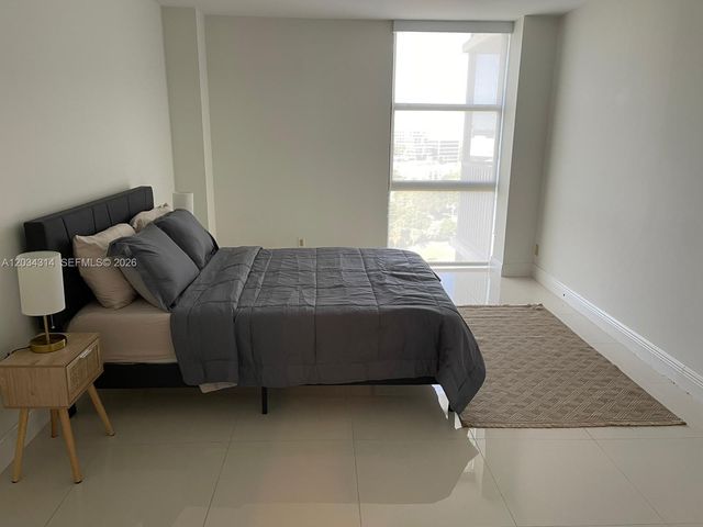 20335 W Country Club Dr 1701, Aventura, FL 33180